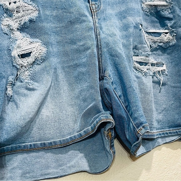 Lane Bryant Signature Fit Boyfriend Midi Denim Short - Destructed Medium Wash 24 - Picture 4 of 9